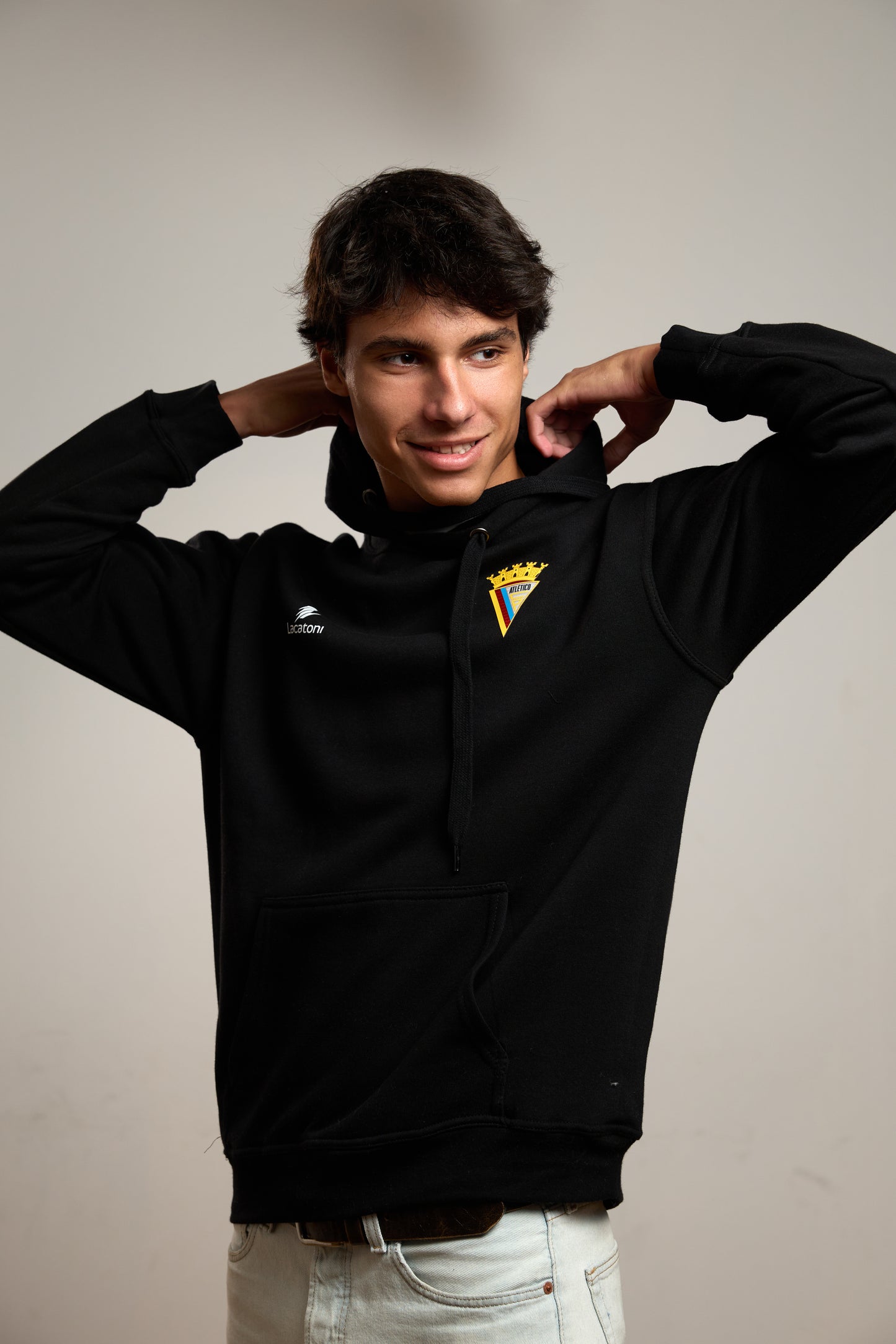 Sweatshirt Lacatoni c/ Capuz